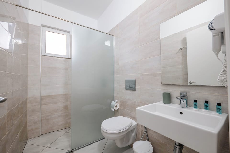 Double Room, Balcony | Soundproofing, free WiFi, bed sheets