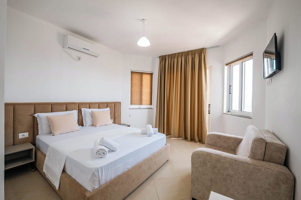 Double Room, Balcony | Soundproofing, free WiFi, bed sheets