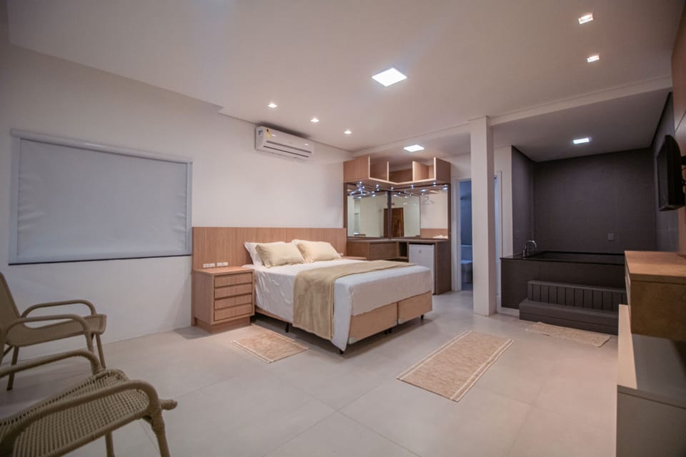 Egyptian cotton sheets, premium bedding, pillowtop beds, minibar