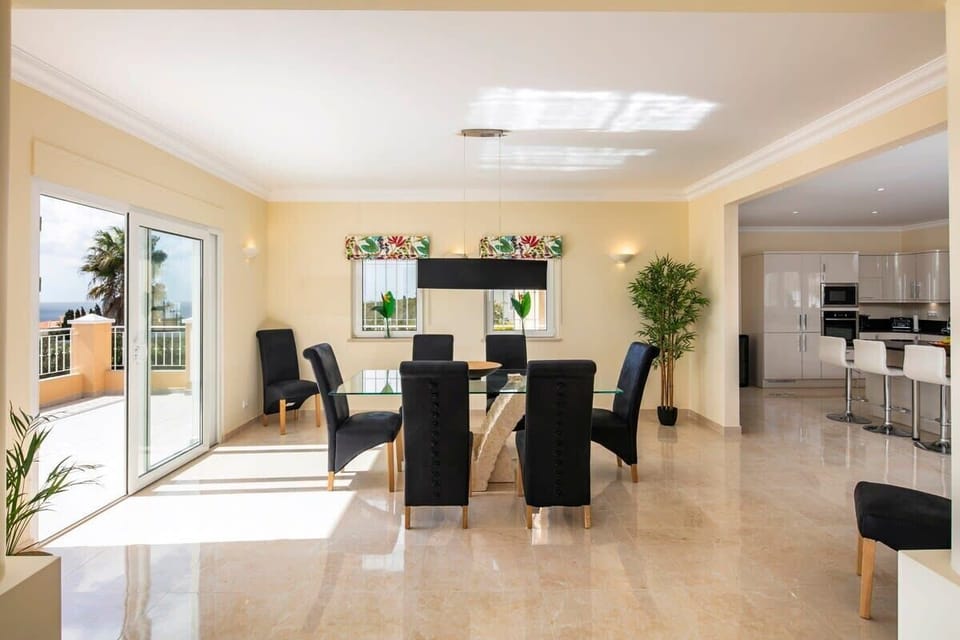 Dining table off kitchen