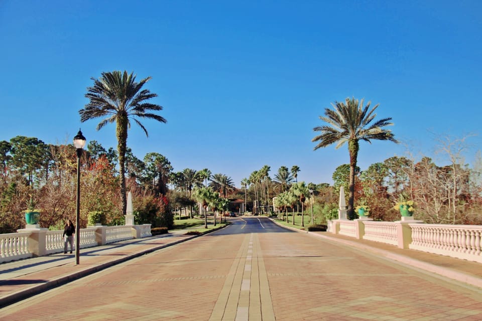 Entrance to the resort 