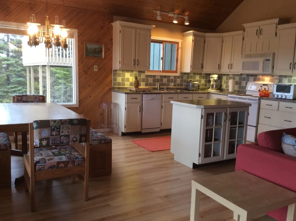 Open concept dining and kitchen 