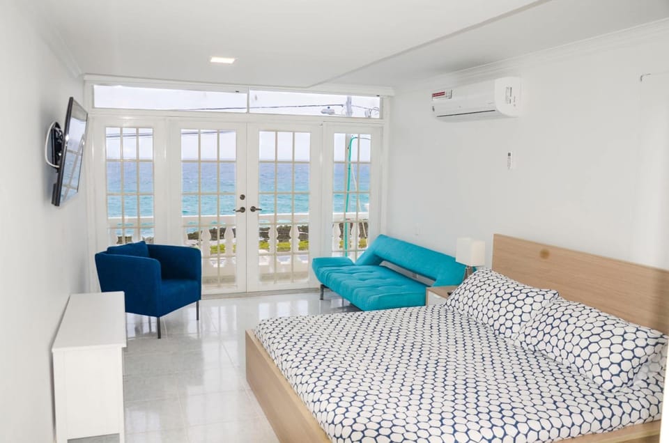 In-room safe, bed sheets