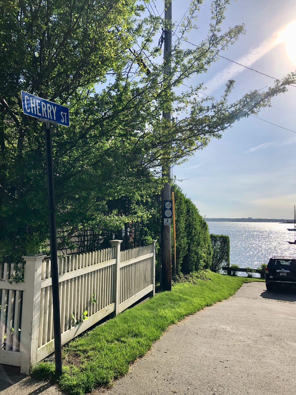 WATERFRONT ACCESS TO THE HARBOR
3 BLOCKS AWAY