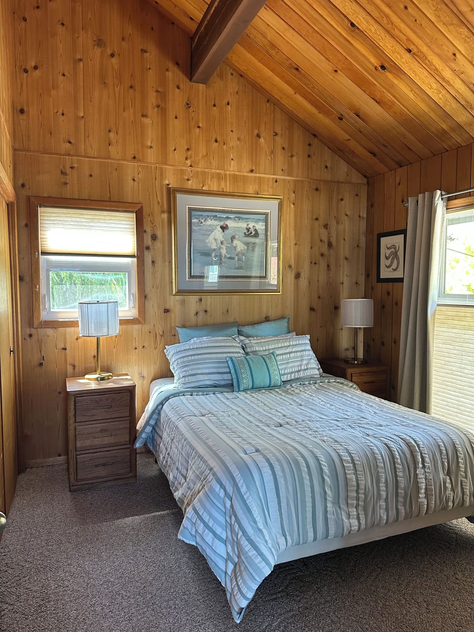 2nd cozy bedroom