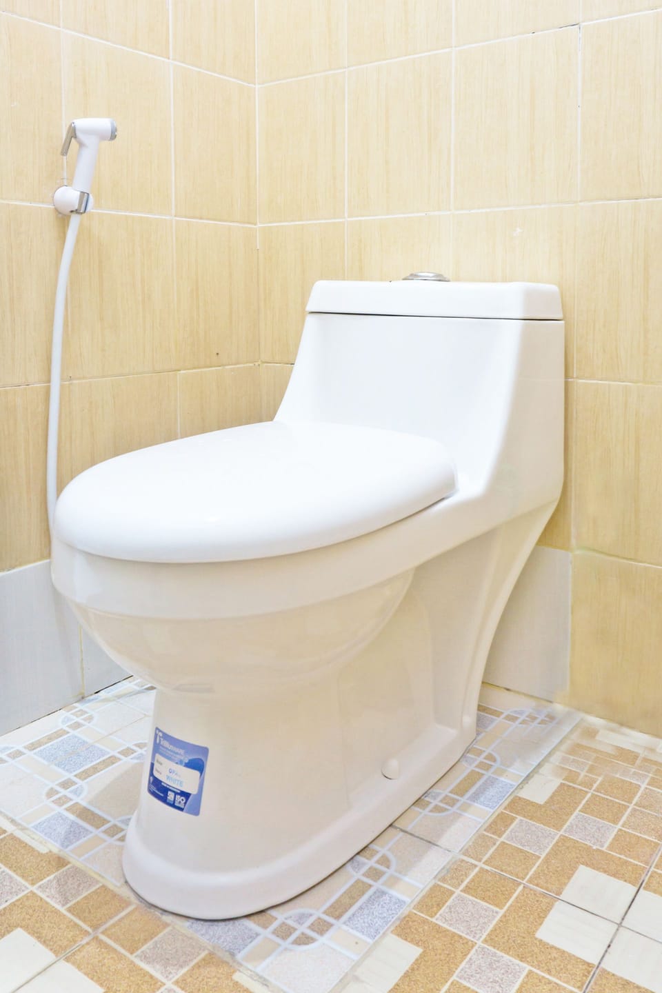 Standard Double Room, 1 Double Bed | Bathroom | Shower, rainfall showerhead, towels
