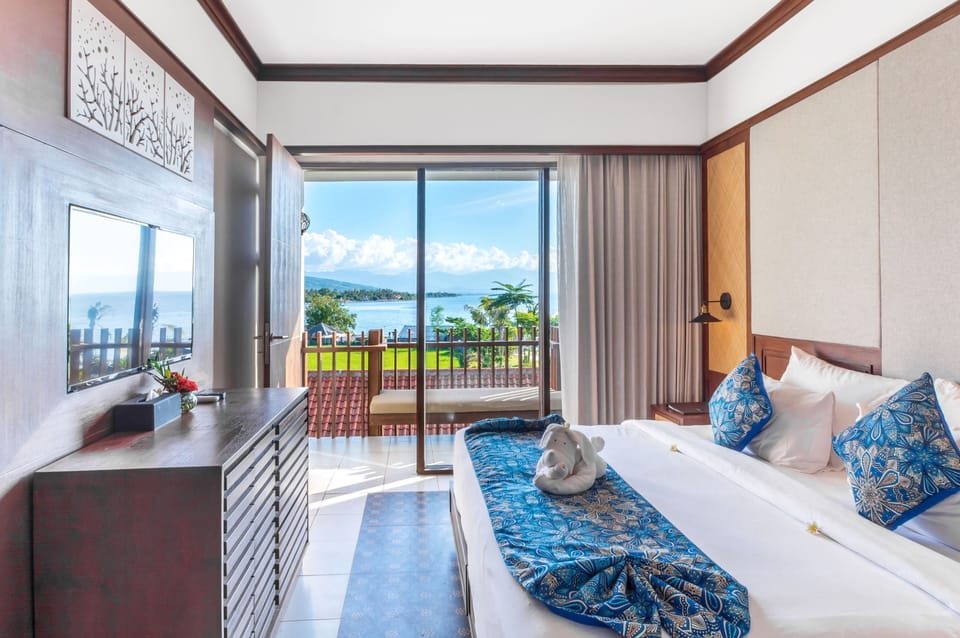 Minibar, in-room safe, desk, blackout drapes