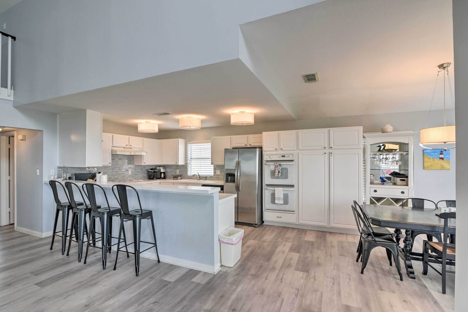 Fully Equipped Kitchen | Cooking Basics | Keurig Coffee Maker