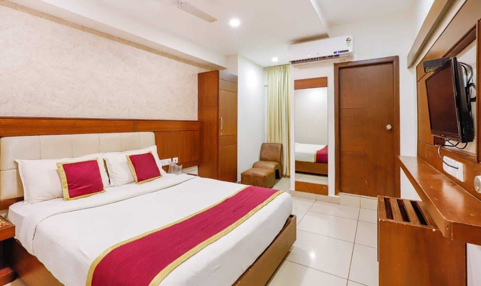 Executive Room, 1 Bedroom | Premium bedding, Select Comfort beds, in-room safe, desk