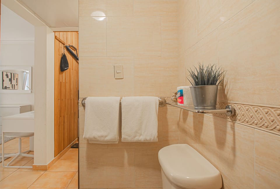 Fantastic Master Bedroom, Private Bathroom