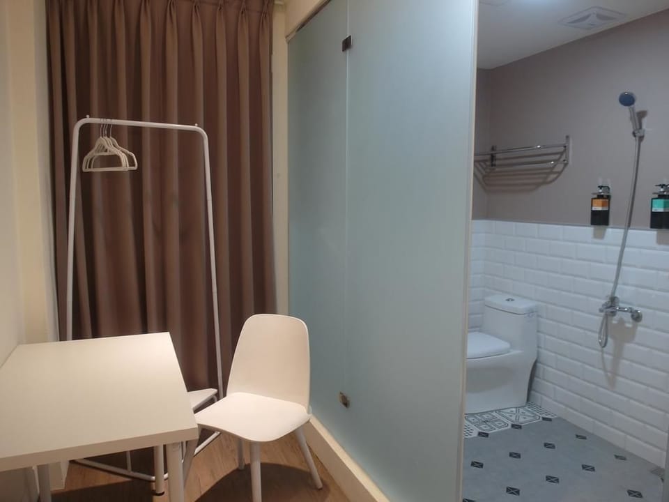 Standard Single Room | Desk, blackout drapes, soundproofing, free WiFi