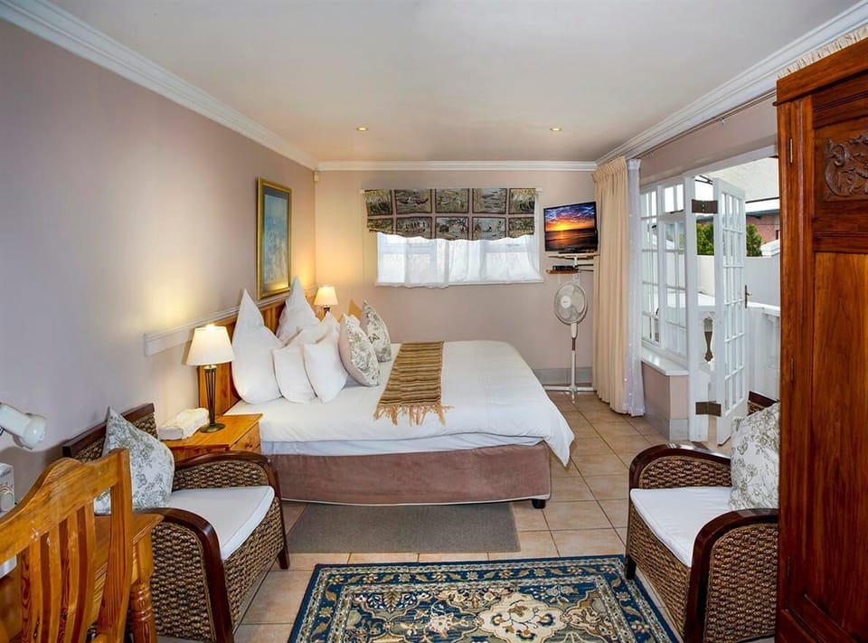 Classic Double Room | Premium bedding, minibar, in-room safe, desk