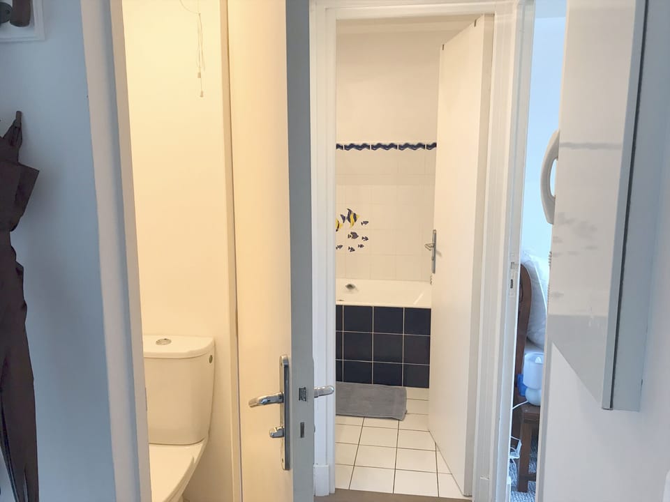 Main floor corridor to bedroom, WC & bathroom