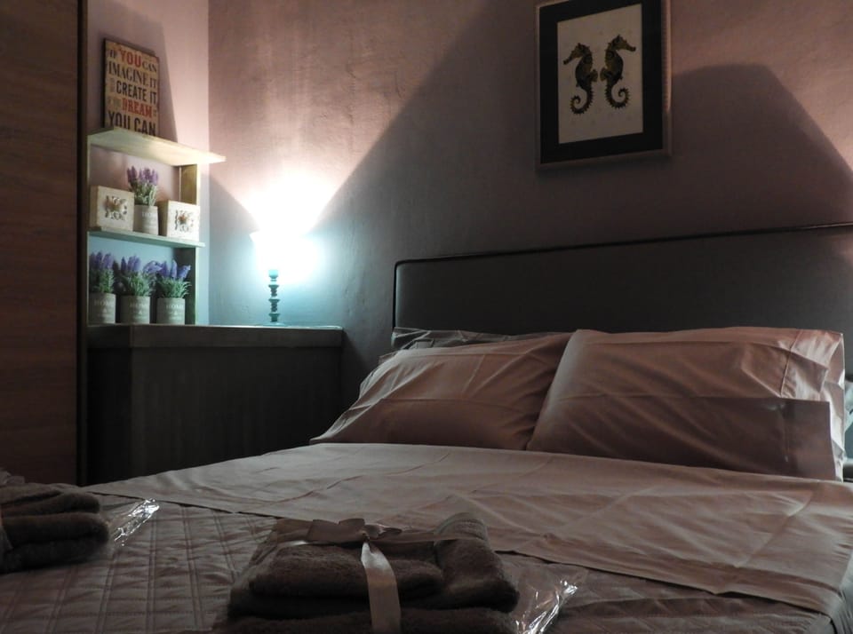 Design Duplex, 2 Bedrooms, City View, Beachside | Egyptian cotton sheets, premium bedding, down comforters, in-room safe