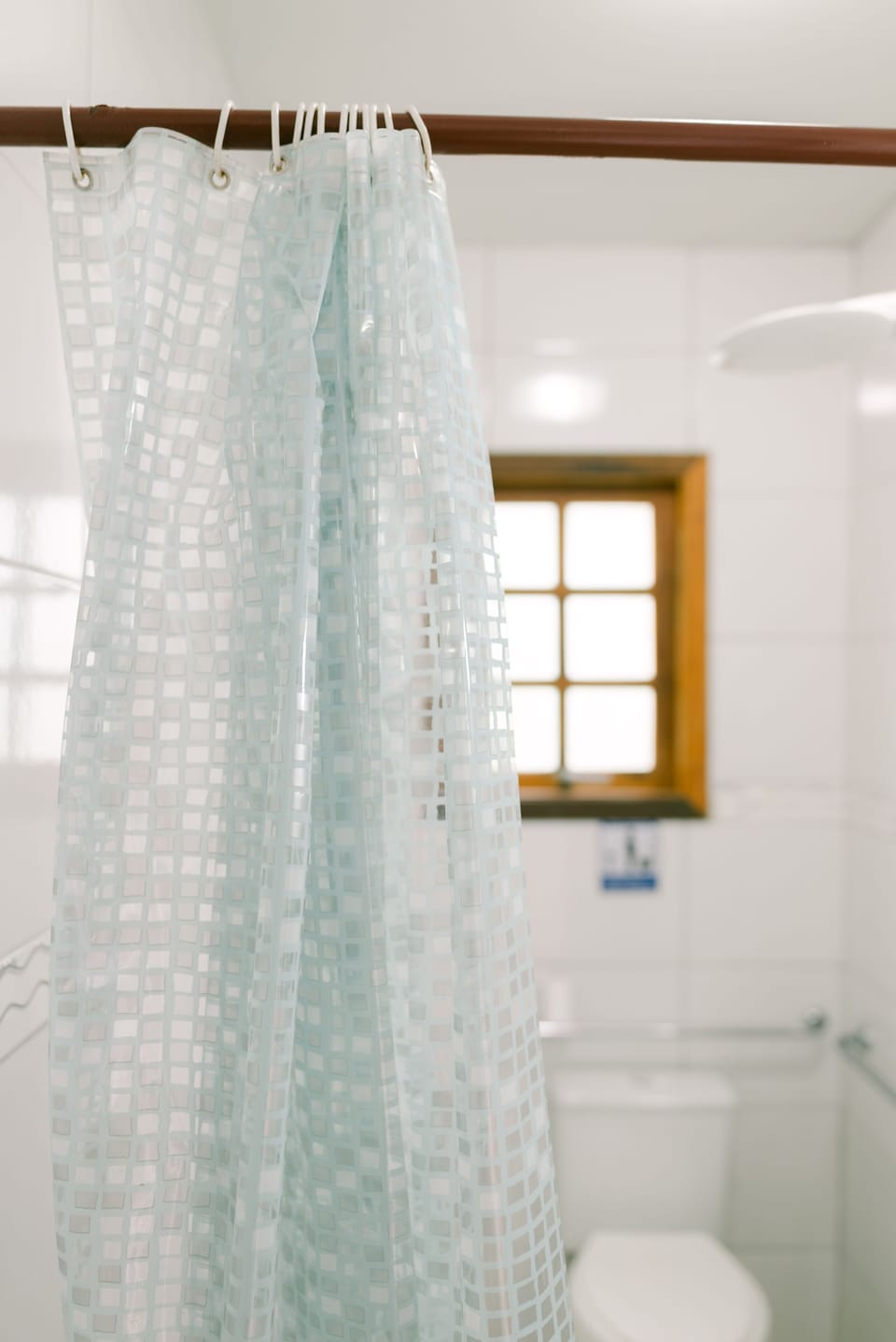 Basic Triple Room, Accessible | Bathroom | Shower, free toiletries, hair dryer, towels
