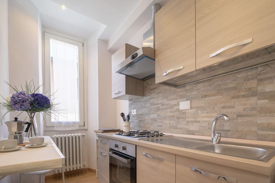 Comfort Apartment, 1 Bedroom, City View | Private kitchen | Fridge, oven, stovetop, espresso maker