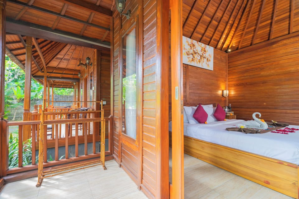 Deluxe Bungalow, 1 Bedroom | Minibar, desk, free WiFi, bed sheets