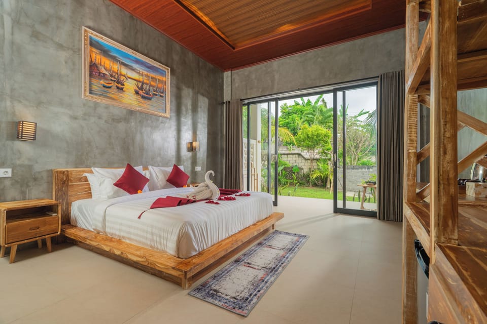 Deluxe Room, 1 Bedroom | Minibar, desk, free WiFi, bed sheets