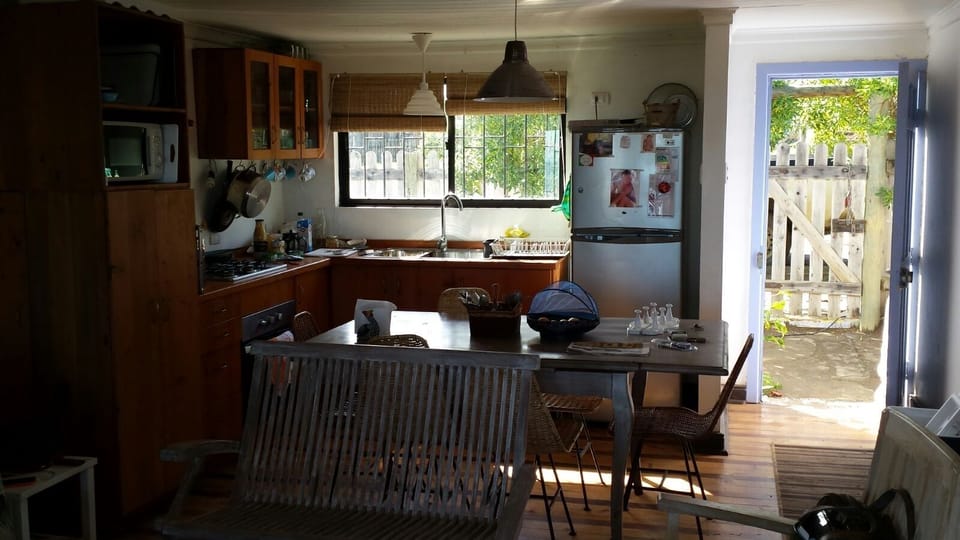 preciosa casa en pichilemu vista al mar