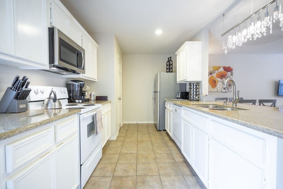 Fully Stocked Kitchen. 