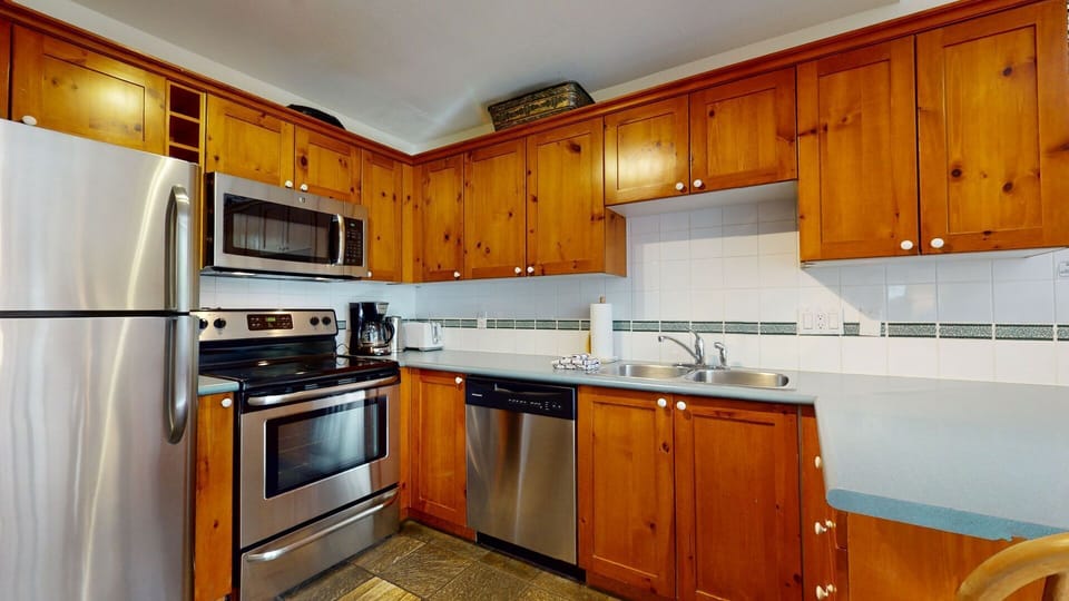 Fully equipped kitchen for cooking up your favorite meals