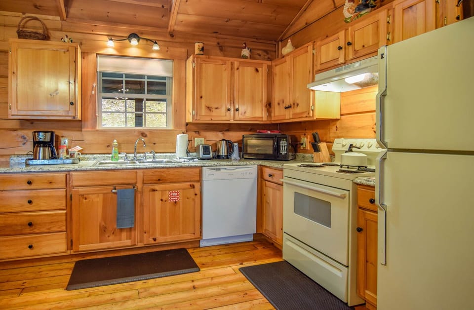 Everything you should need to whip up a home cooked meal!