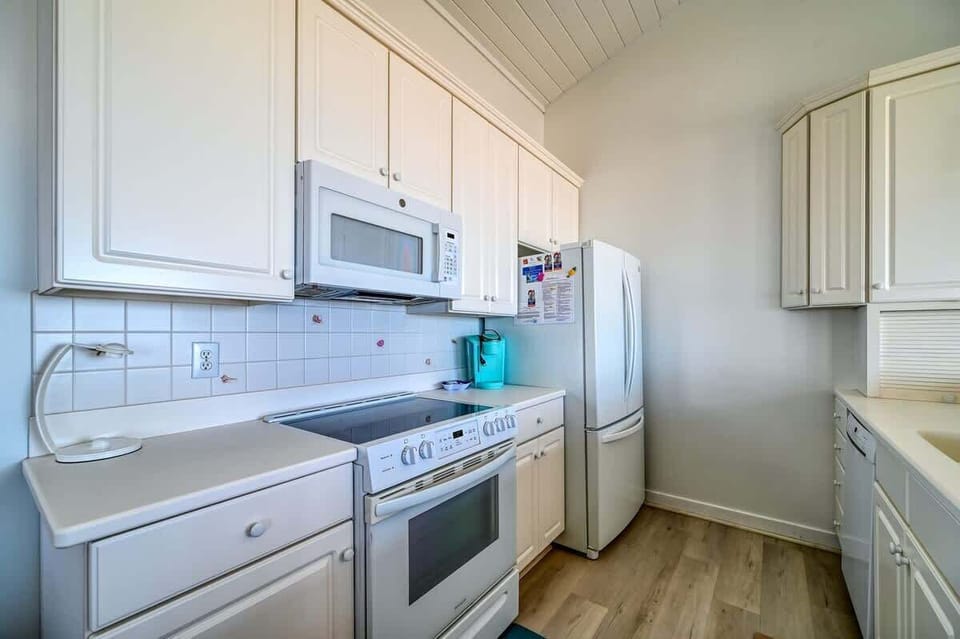 Level 3 Kitchen