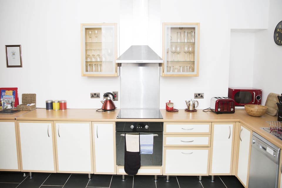 House | Private kitchen | Fridge, microwave, oven, stovetop