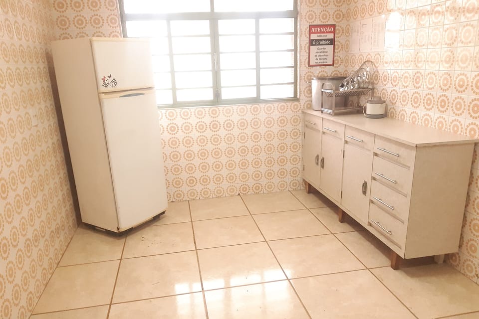 City Cottage, Multiple Beds, Pets Allowed | Private kitchen | Fridge, microwave, oven, griddle