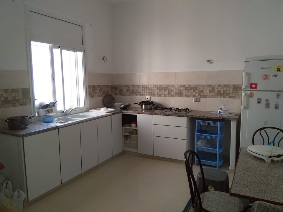 Basic House | Private kitchen | Fridge, oven, coffee/tea maker, electric kettle