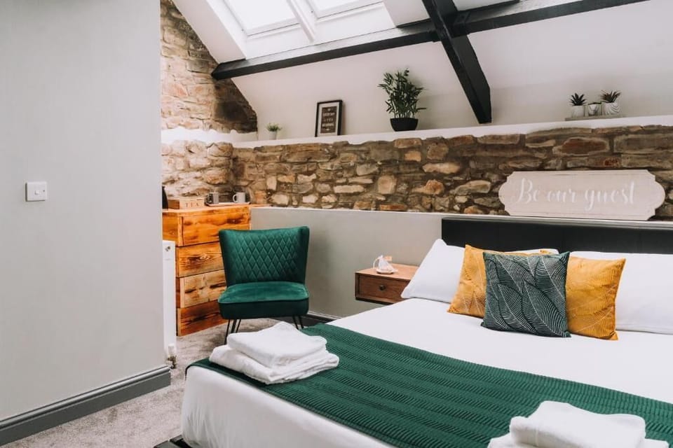 Comfort Double Room | Free WiFi, bed sheets