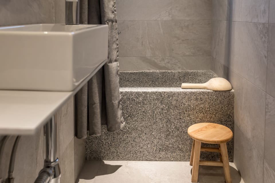 Japan Double Room | Bathroom | Shower, hydromassage showerhead, free toiletries, hair dryer
