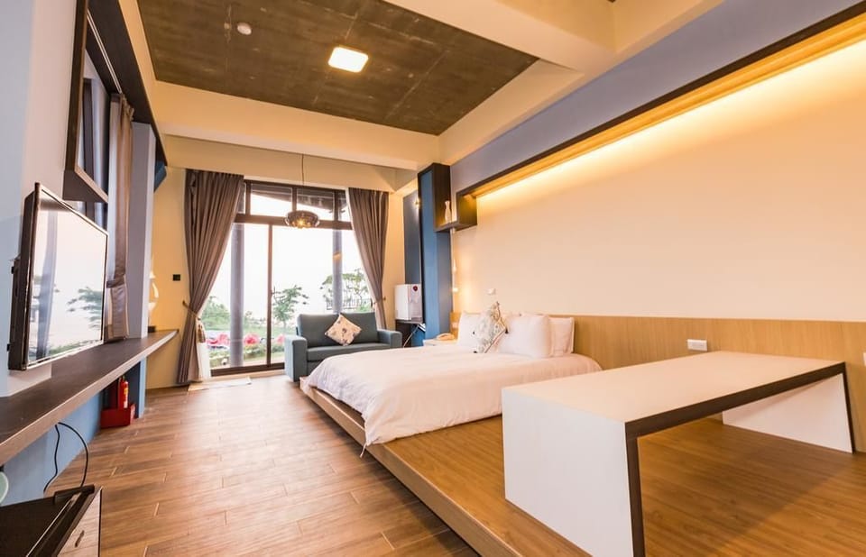 Double Room (Sea View) | Desk, blackout drapes, soundproofing, free WiFi