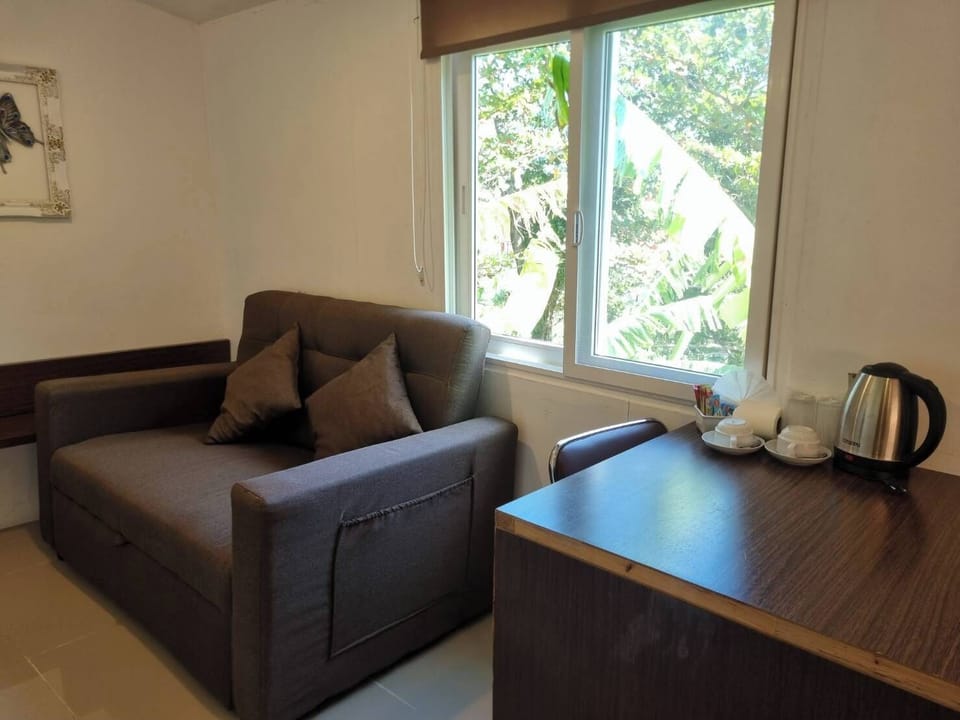 Triple Family | In-room safe, blackout drapes, free WiFi, bed sheets