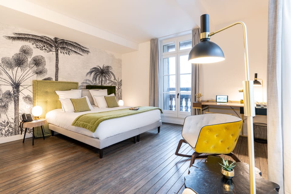 Luxury Double Room, Bathtub, Sea View (Cosy Room) | Premium bedding, in-room safe, individually decorated, desk