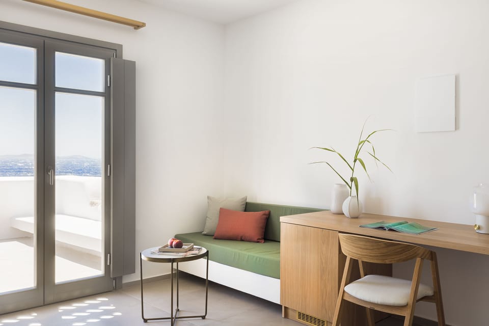 Premium Suite, Jetted Tub, Sea View | 1 bedroom, minibar, in-room safe, desk