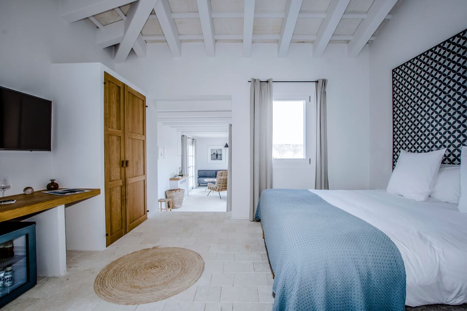 Santa Ponsa Junior Suite Duplex | Premium bedding, down comforters, minibar, in-room safe