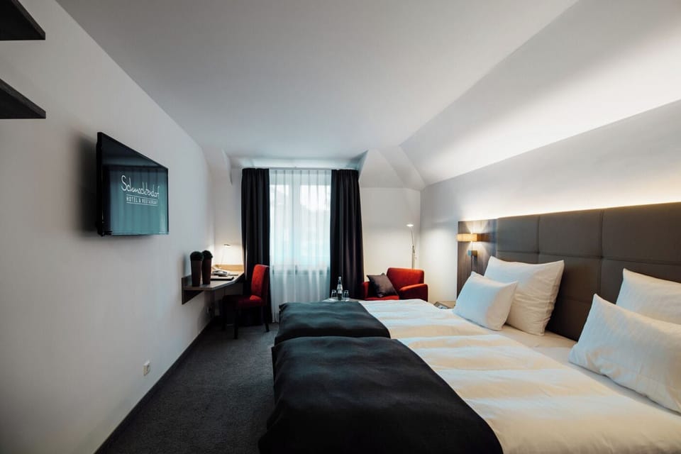 Standard Double Room | 1 bedroom, in-room safe, individually furnished, desk