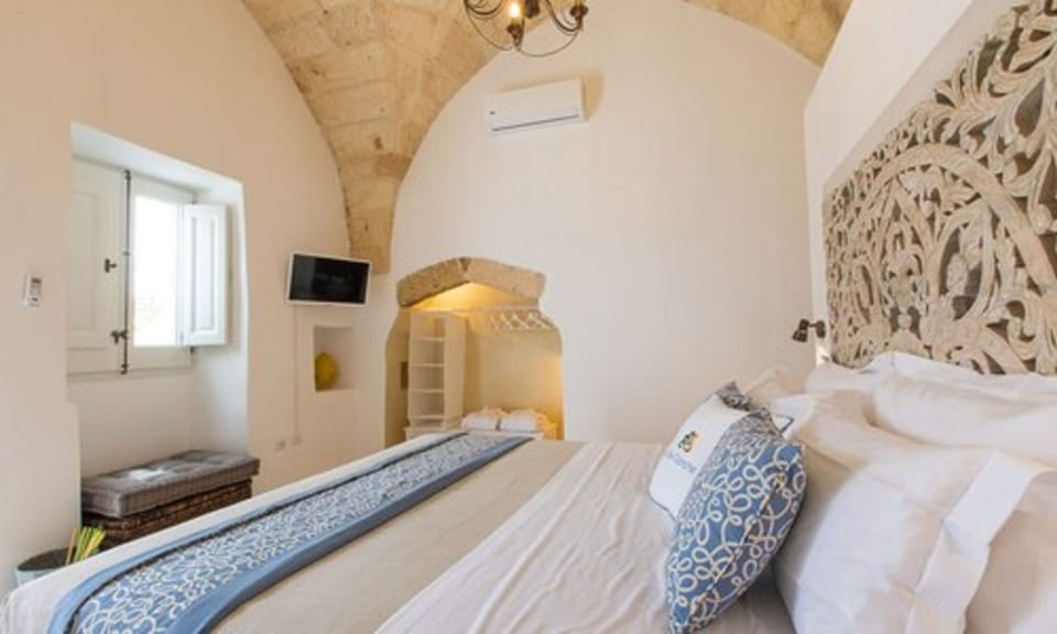 Superior Double Room | Minibar, in-room safe, desk, soundproofing