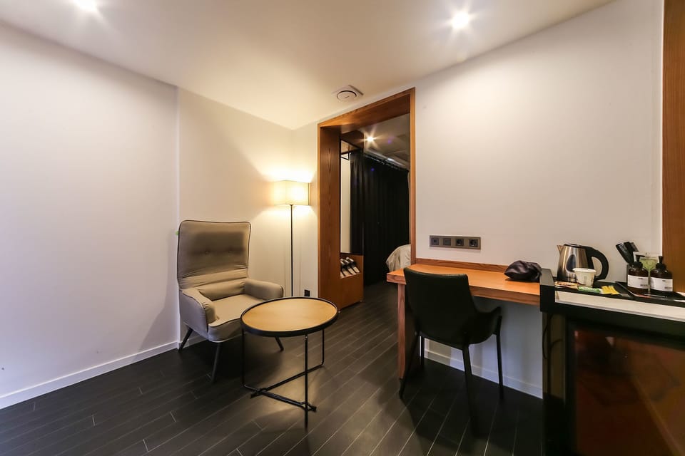 Terrace Twin Room | Premium bedding, memory foam beds, desk, laptop workspace