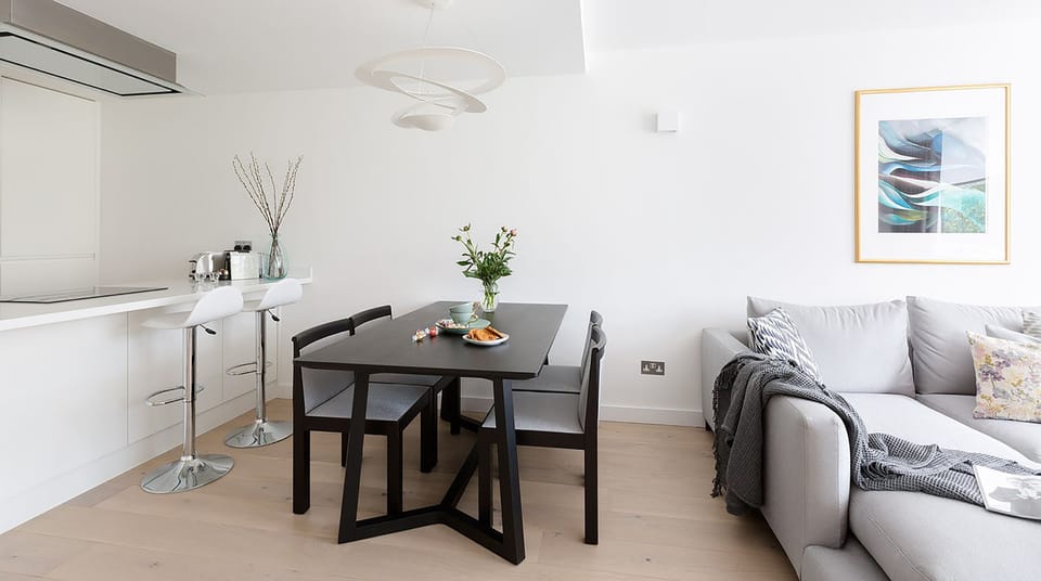 Apartment, 2 Bedrooms | In-room dining