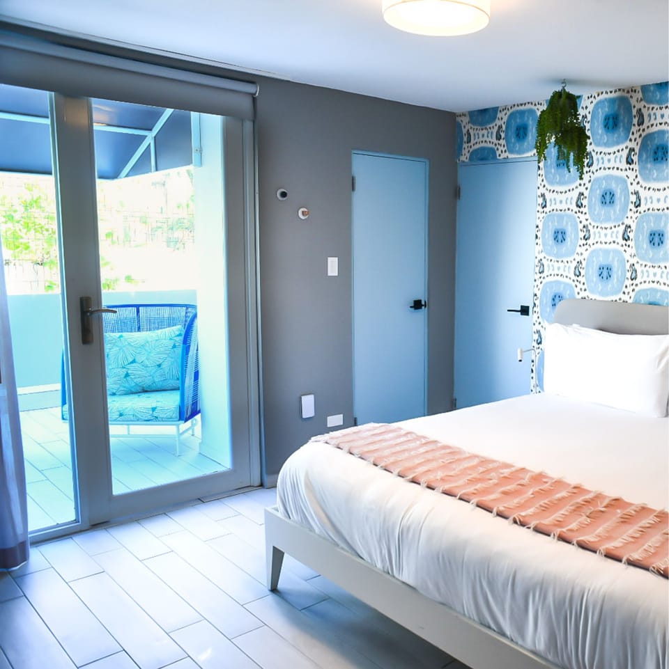 Standard Room, 1 King Bed | Premium bedding, pillowtop beds, individually decorated