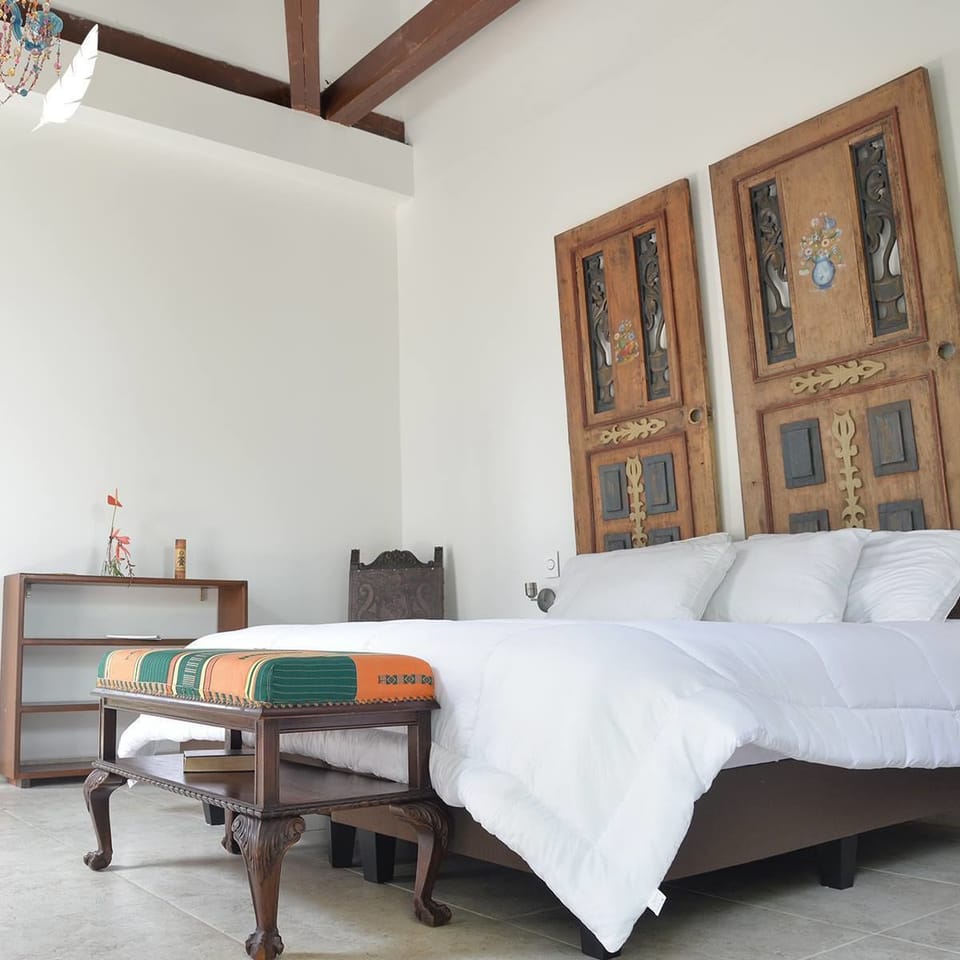 Deluxe Double Room, 1 King Bed, Non Smoking | Individually decorated, individually furnished, desk, iron/ironing board