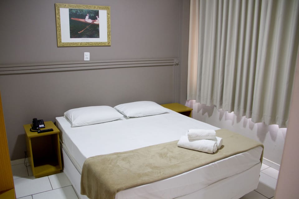 Deluxe Double Room | Minibar, desk, free WiFi, bed sheets