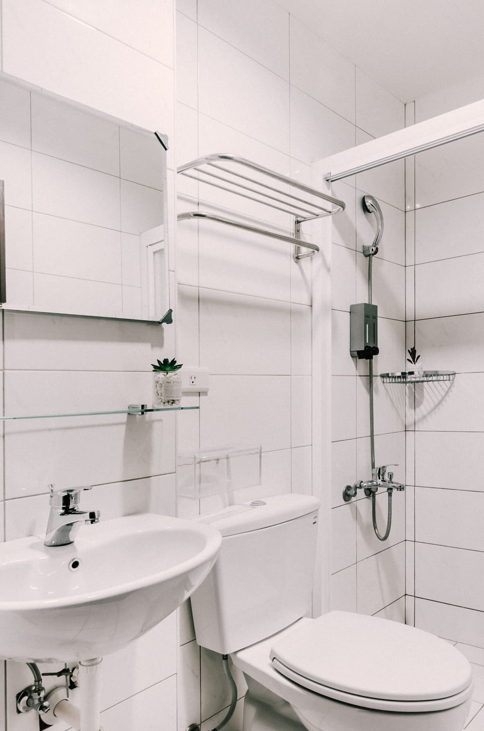 Shower, rainfall showerhead, hair dryer, slippers