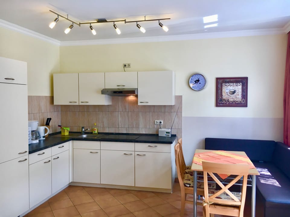 Classic Apartment, 2 Bedrooms | Private kitchen | Fridge, microwave, stovetop, toaster