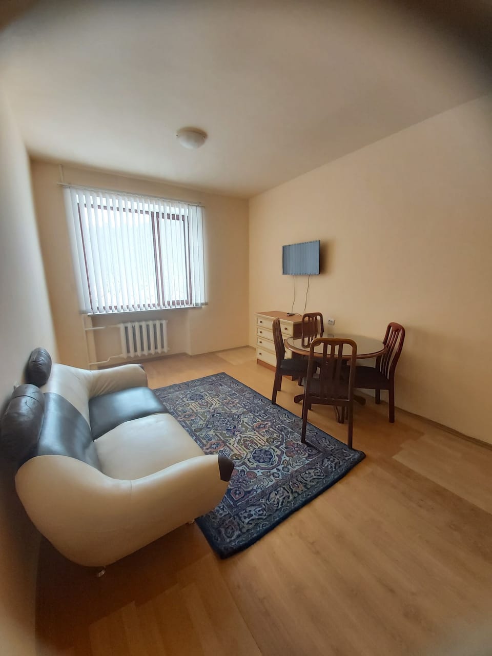 Deluxe Quadruple Room | Living room | TV