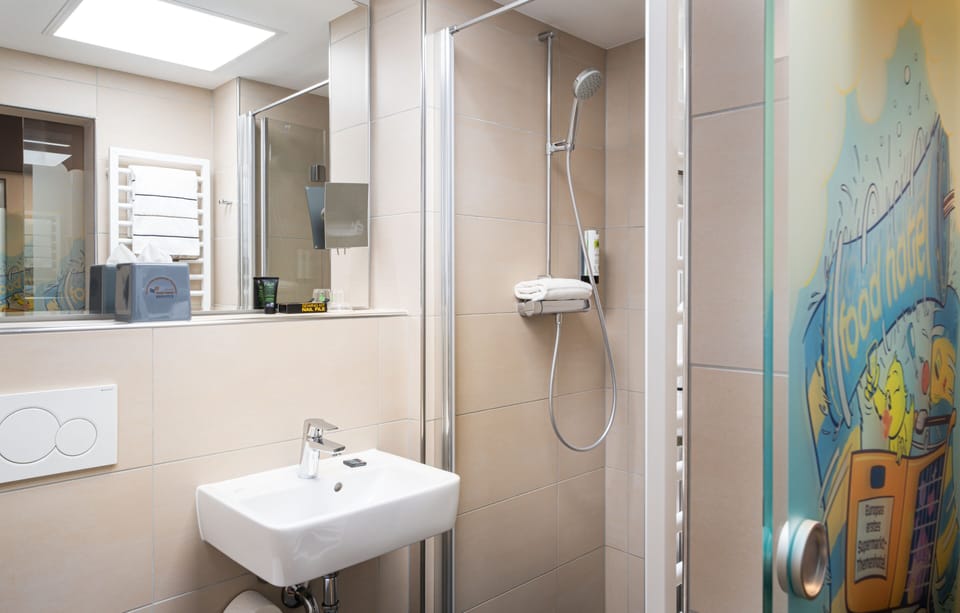 Single Room | Bathroom | Towels