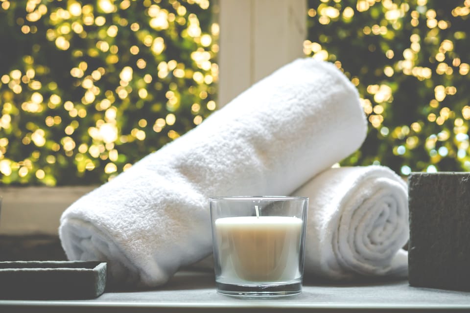 Apartment, 3 Bedrooms | Bathroom amenities | Separate tub and shower, towels