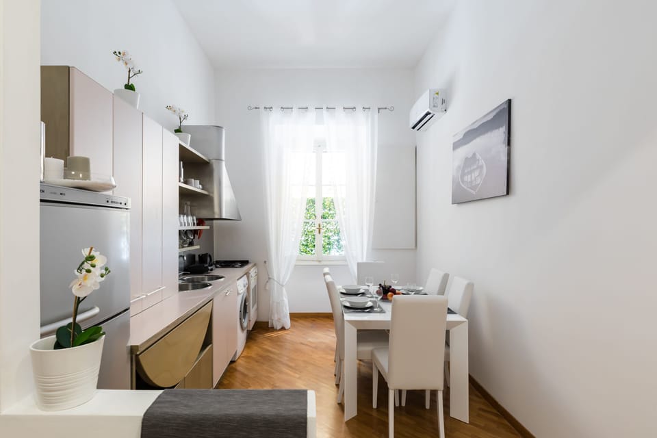 Apartment, 3 Bedrooms | Private kitchen | Cookware/dishes/utensils